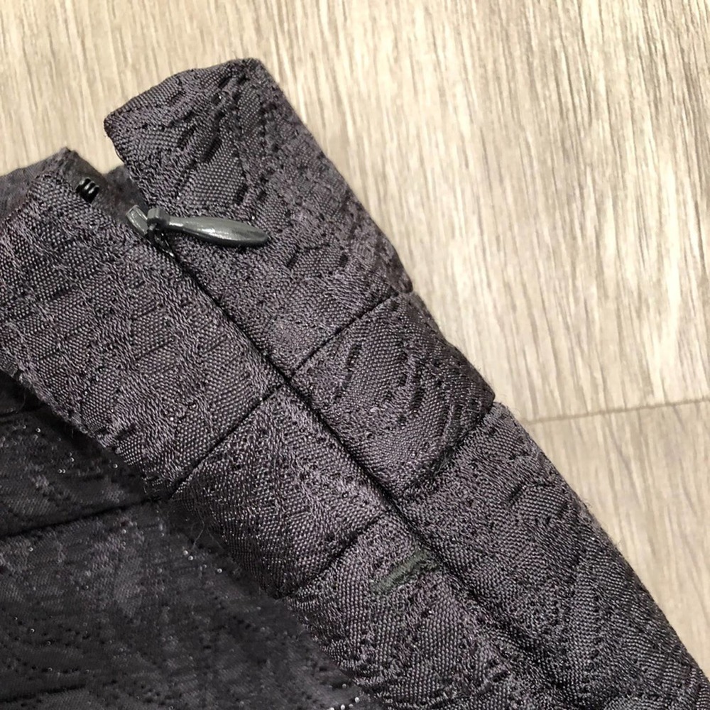 Ann Taylor LOFT Women's Charcoal Gray Floral Lace Pattern Mini Pencil Skirt sz 6 - Picture 4 of 4